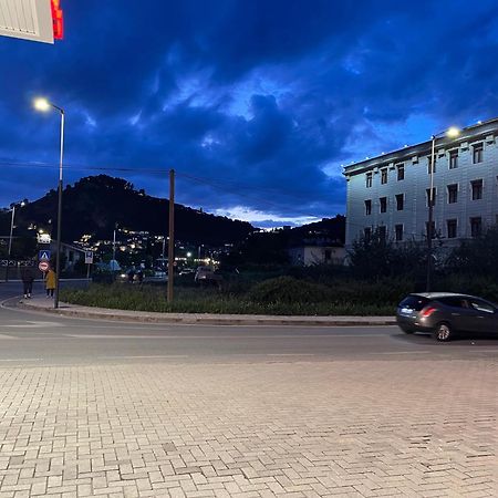 Vila At Berat Exteriör bild