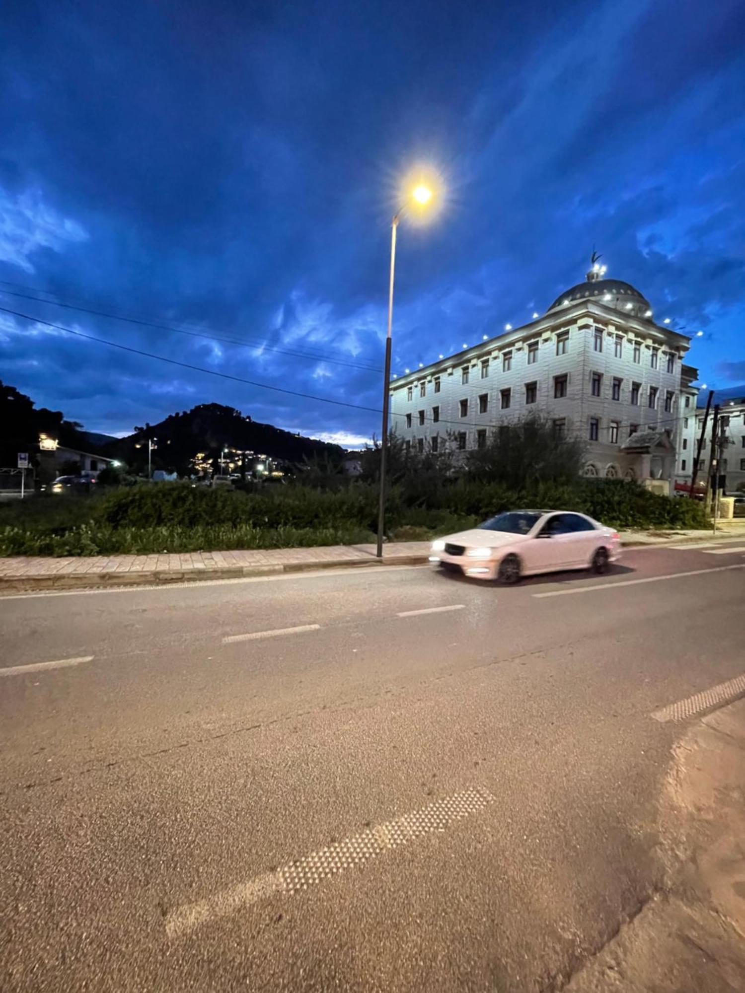 Vila At Berat Exteriör bild