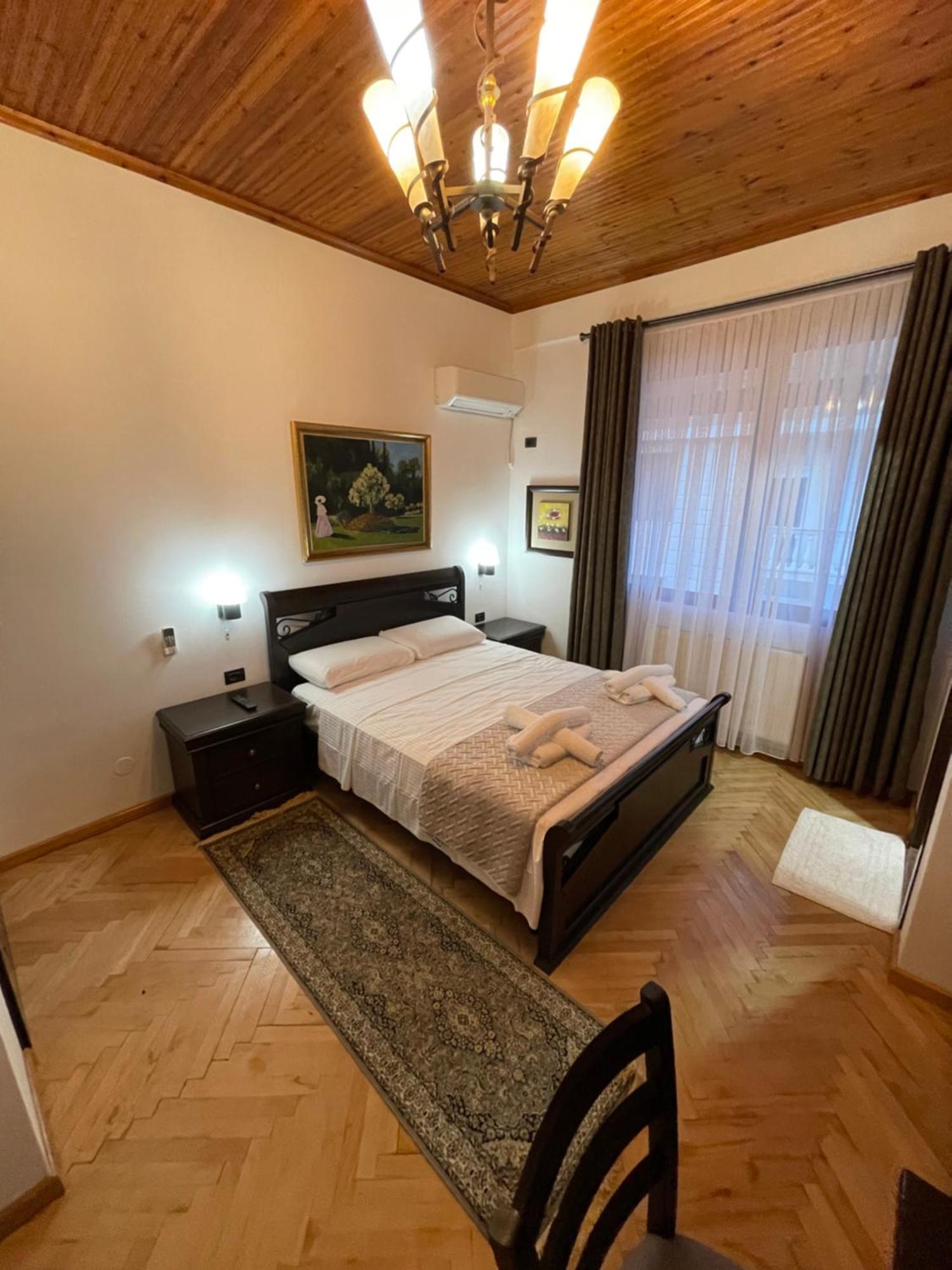 Vila At Berat Exteriör bild