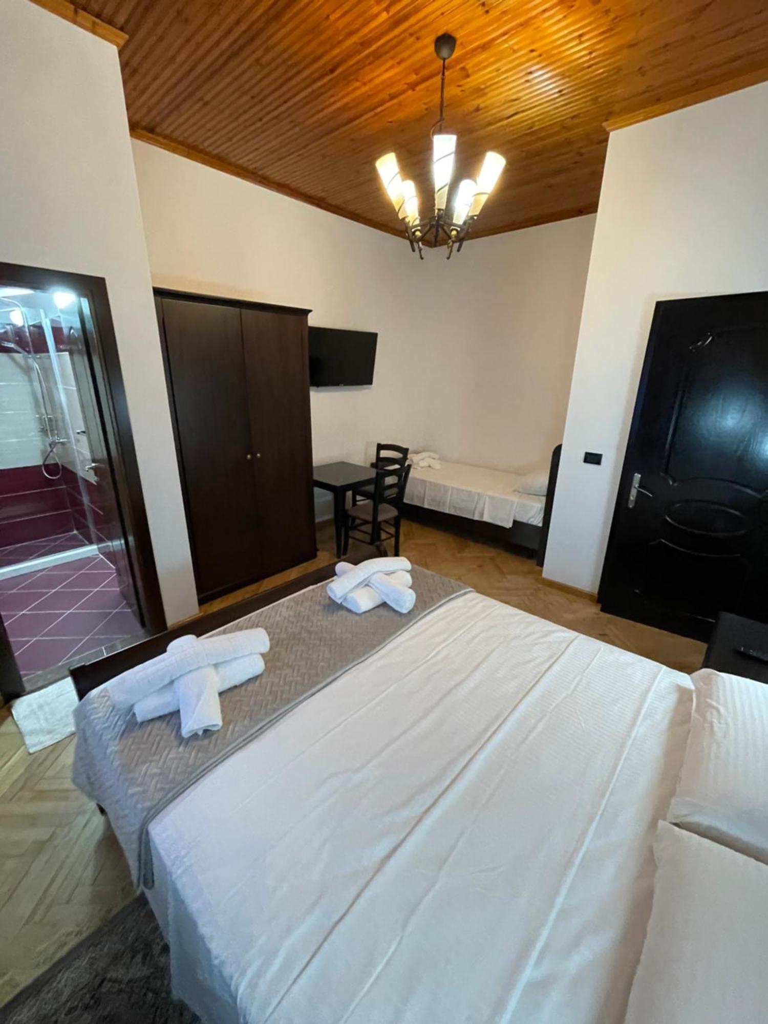 Vila At Berat Exteriör bild